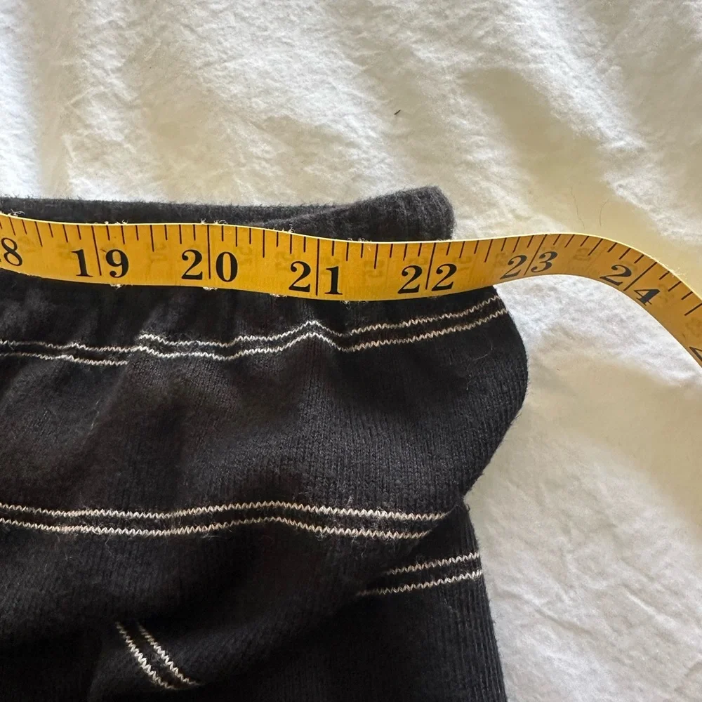 Vince black casual shorts, size large - Picture 10 of 14